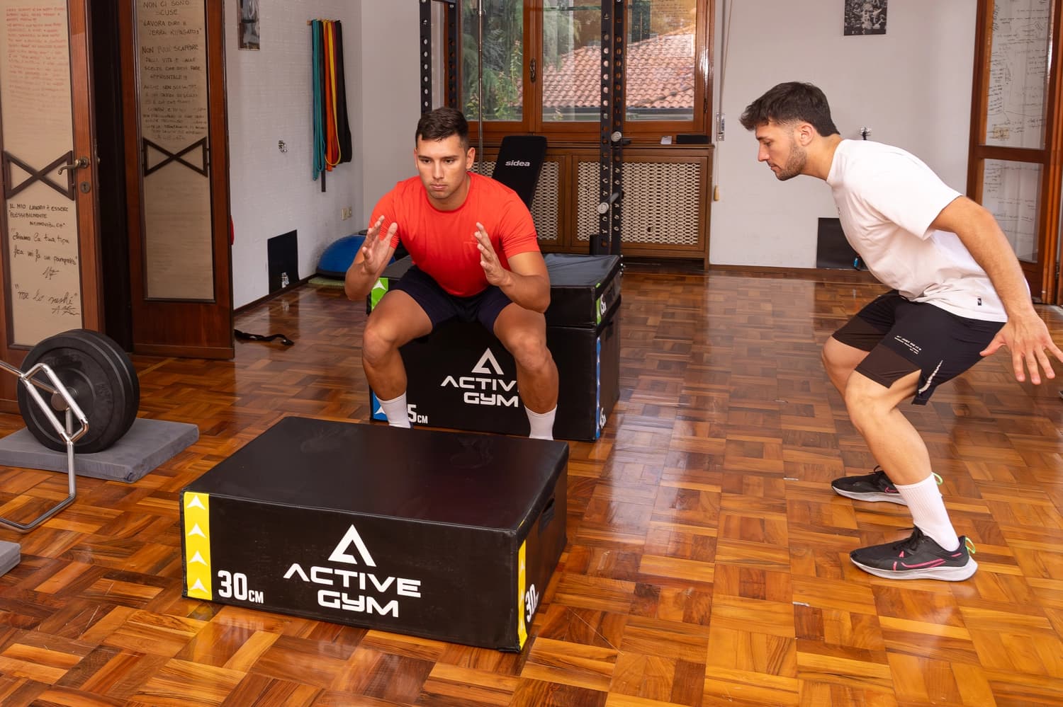 Percorsi di preparazione atletica progettati per migliorare le qualità fisiche richieste dal modello prestativo del tuo sport, lavorando in modo completo su tutte le sue aree.
