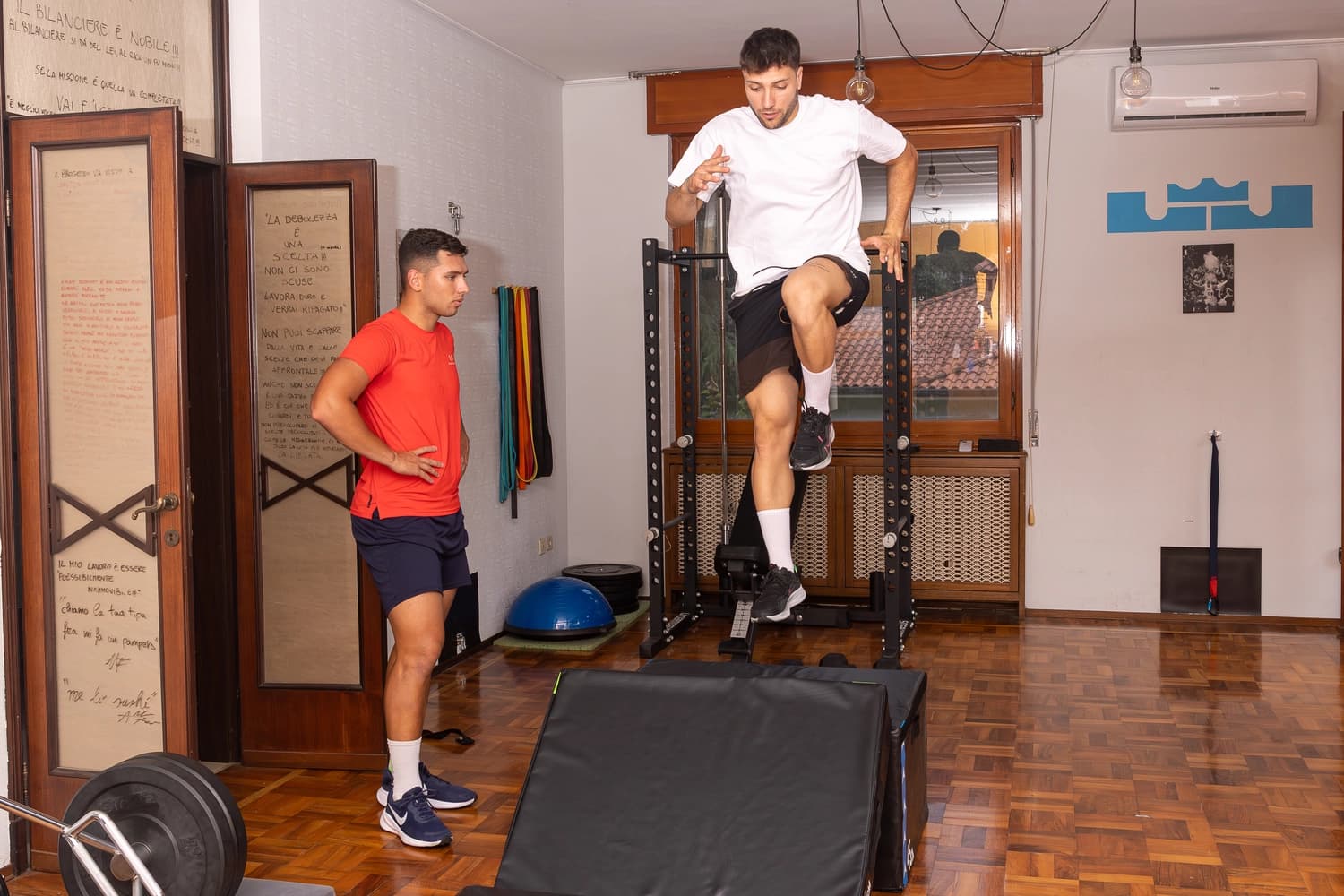 Percorsi di preparazione atletica progettati per migliorare le qualità fisiche richieste dal modello prestativo del tuo sport, lavorando in modo completo su tutte le sue aree.