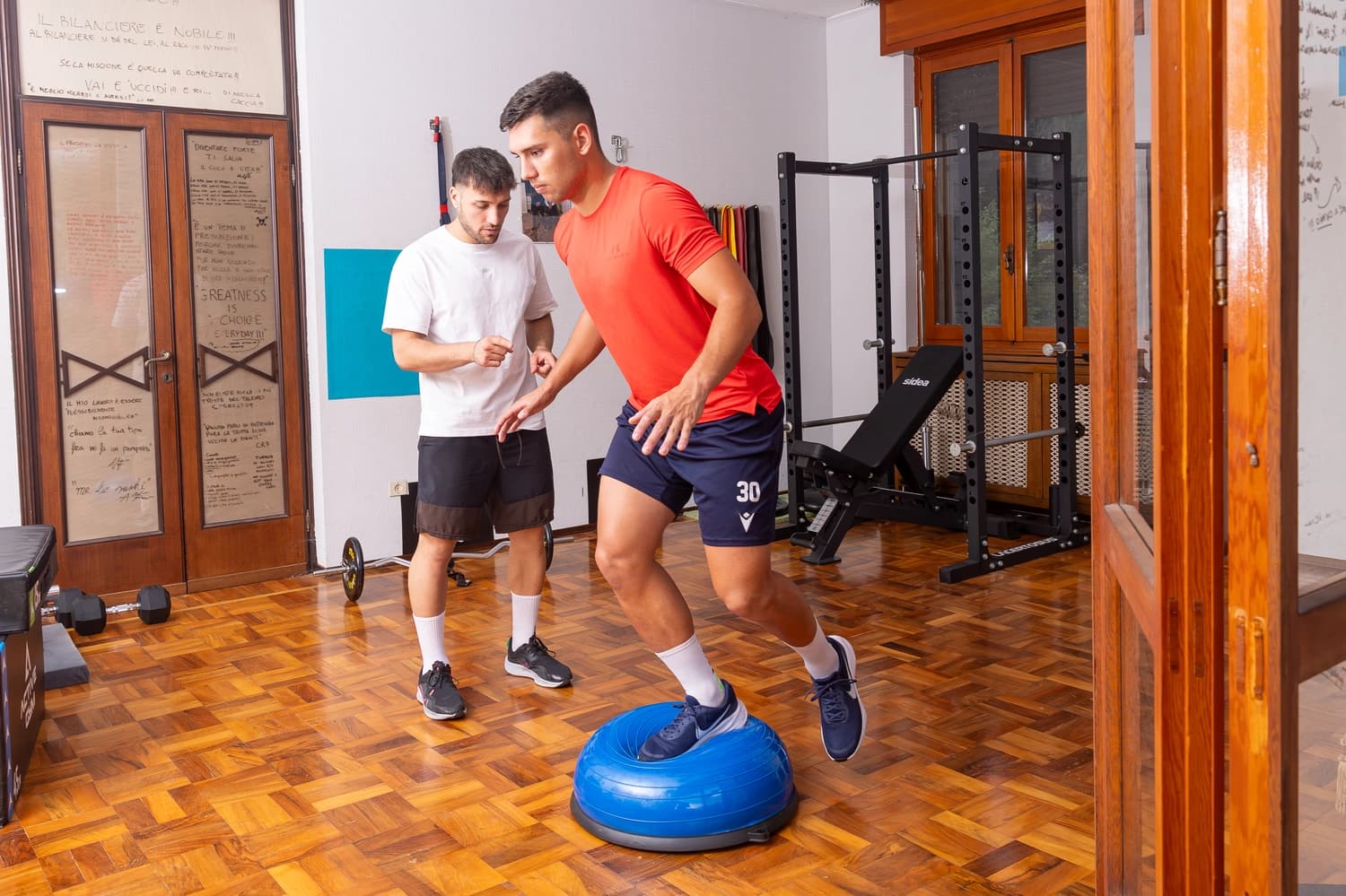 Percorsi specifici per accompagnare atleti e sportivi dopo un infortunio, garantendo un recupero progressivo e funzionale in vista del ritorno alla piena attività sportiva e competitiva.