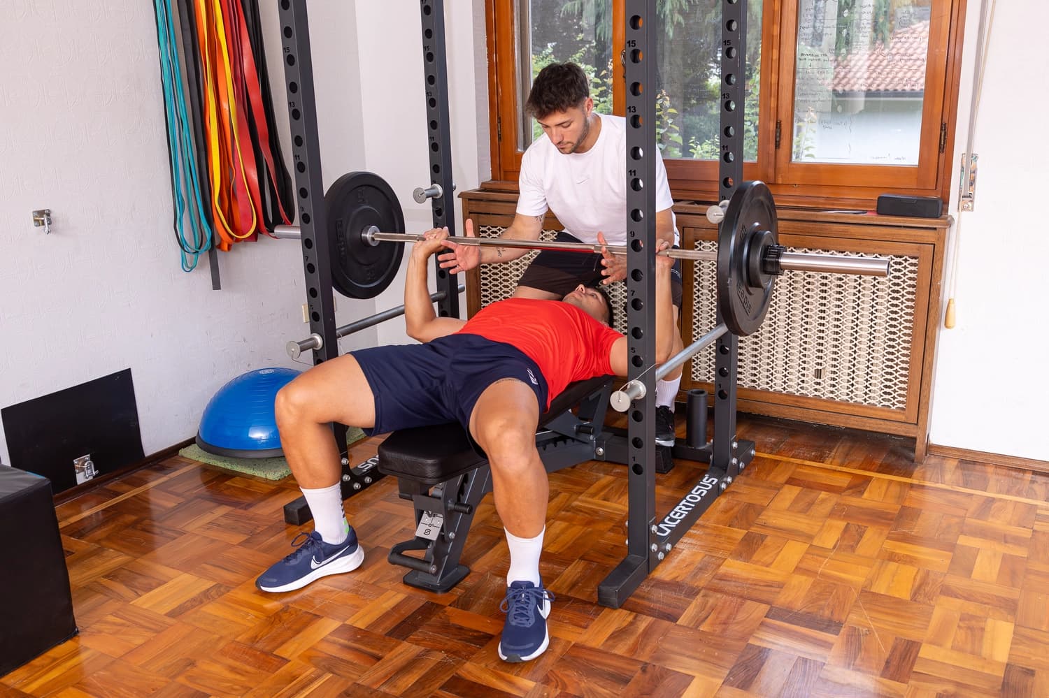 Sessioni di allenamento private con uns personal trainer dedicato, che costruirà un piano su misura in base alle tue esigenze fisiche, ai tuoi obiettivi e al tuo livello di preparazione. Perfetto per chi desidera un approccio esclusivo e mirato.